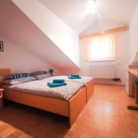 Gostinjska kuća Prima Z 3*